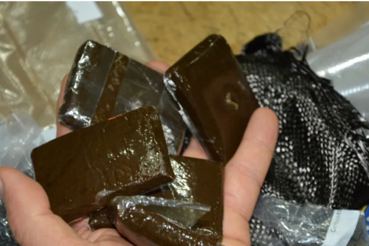 Bebê de um ano é internado após ingerir haxixe em Salvador