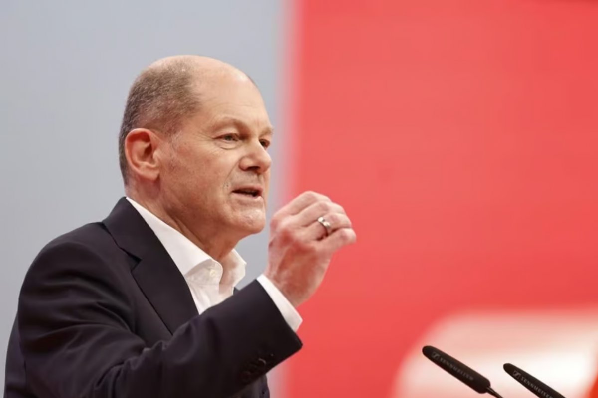 Chanceler alemão busca diálogo com Vladimir Putin para buscar "paz justa" na Ucrânia