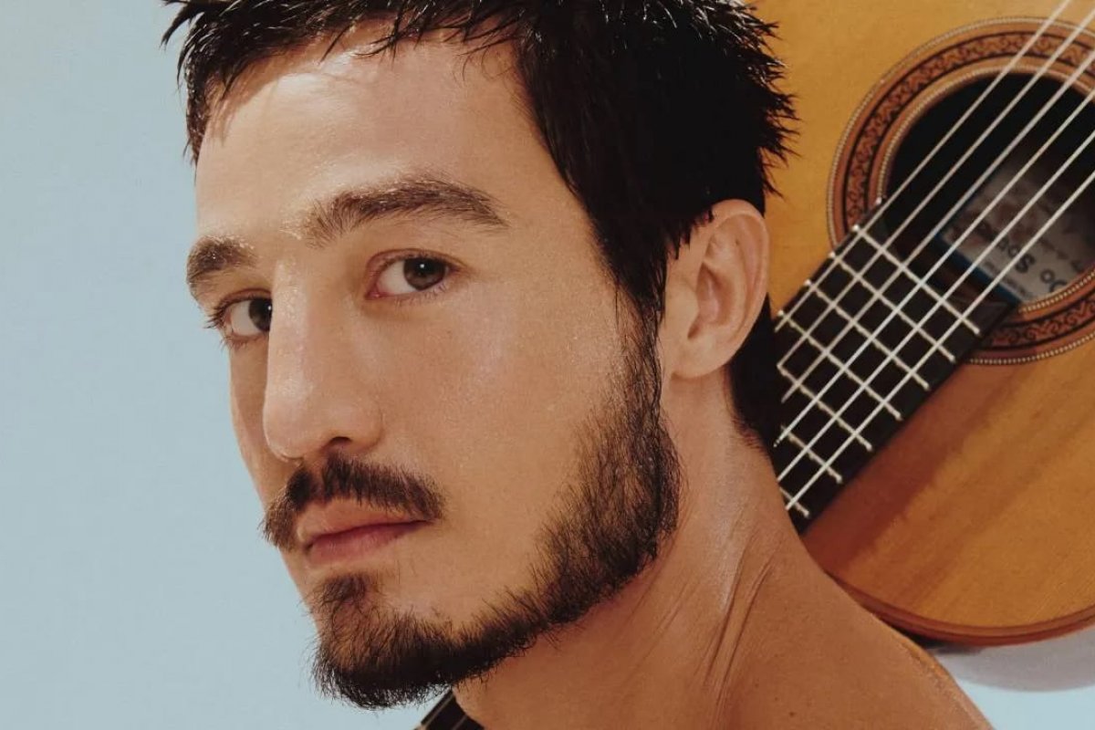 Tiago Iorc fará turnê com show em Salvador