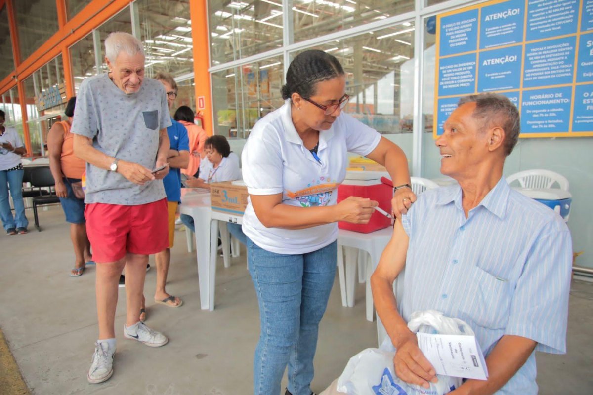 Salvador: aplicação da vacinação de Covid-19 e gripe retorna nesta segunda-feira (12)