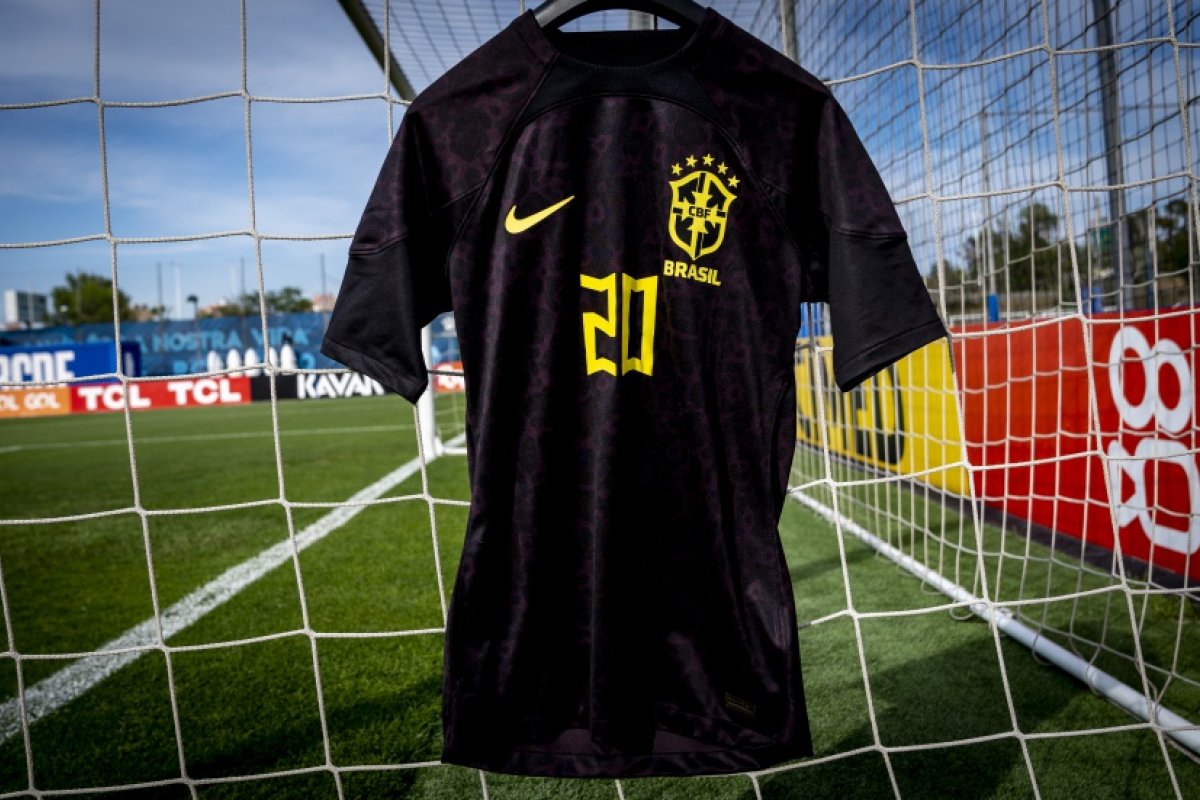 Seleção Brasileira vai jogar pela primeira vez na história com uniforme preto