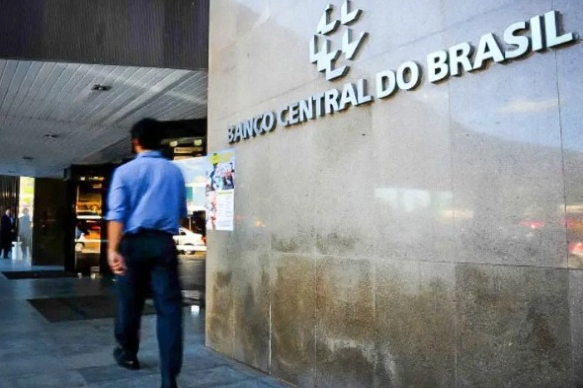 Mercado financeiro prevê cortes de juros apenas em setembro
