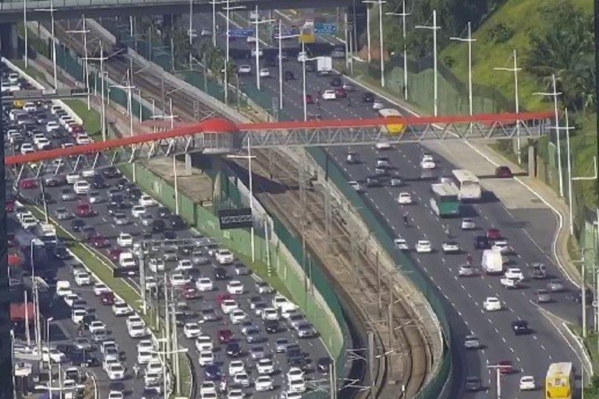 Boletim do trânsito: saiba quais vias registram congestionamento em Salvador nesta quinta-feira (12)