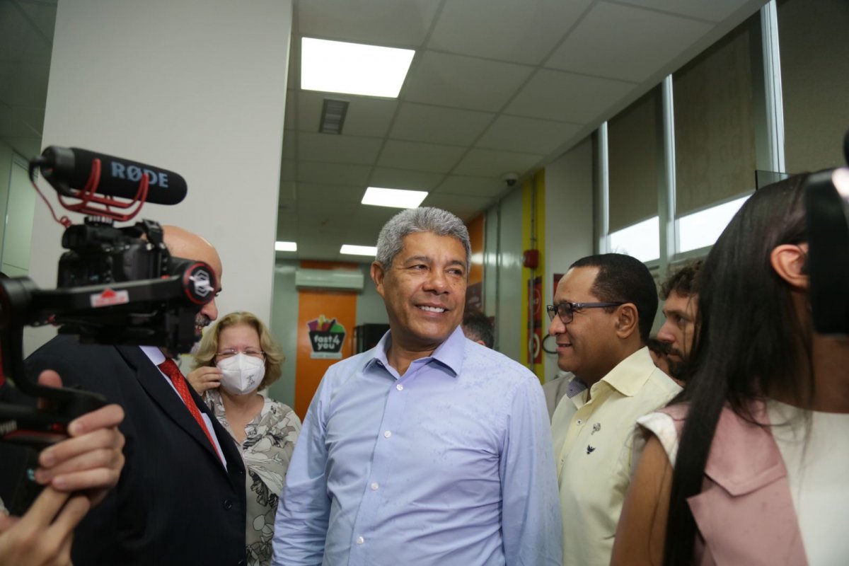 Jerônimo afirma diálogo com o PSDB e não descarta a distribuição de cargos entre o partido