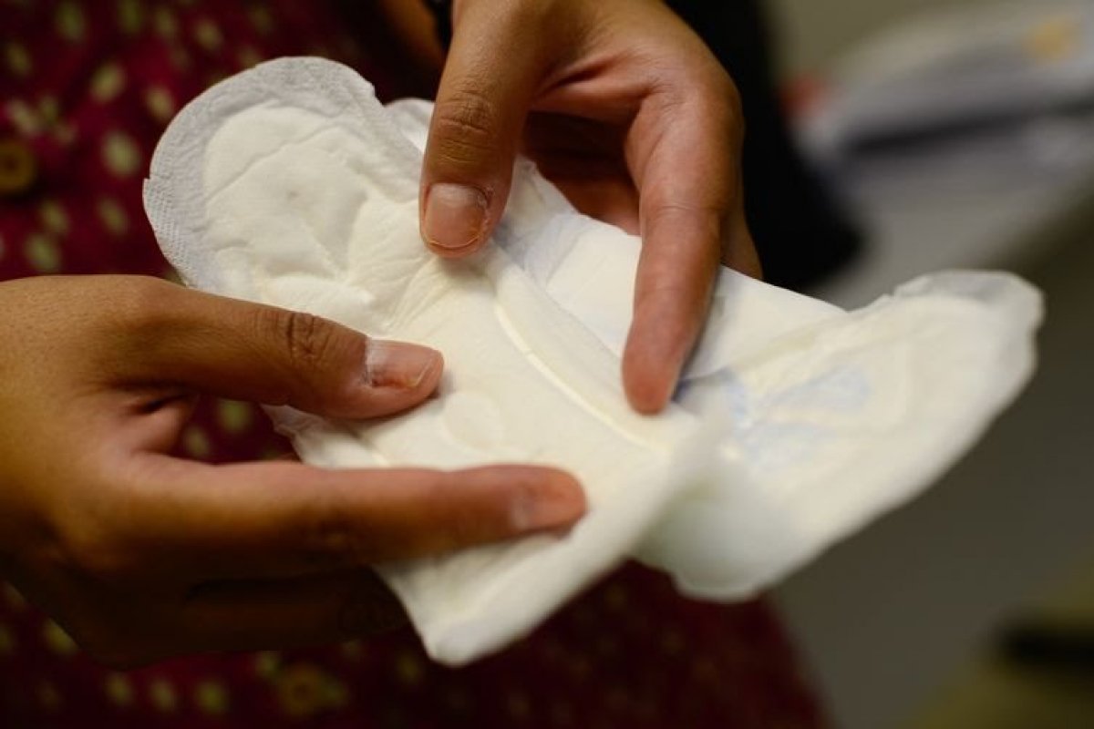 Prefeitura de Salvador sanciona lei para distribuição de absorventes a mulher em vulnerabilidade social