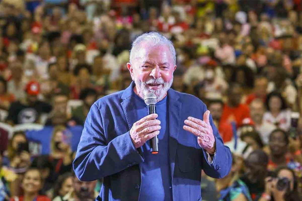 Após críticas a Bolsonaro, popularidade digital de Lula despenca