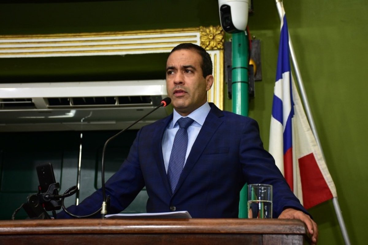 Prefeito de Salvador anuncia antecipação dos salários dos servidores para véspera do São João