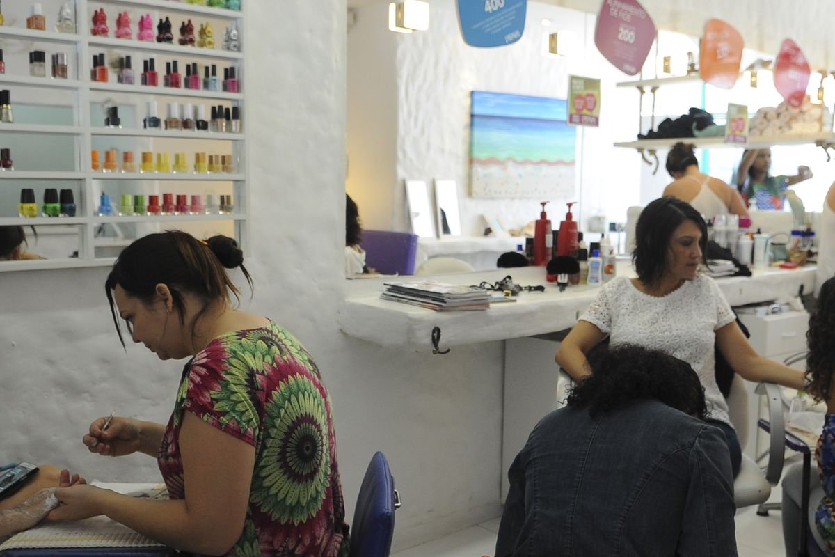 Volume do setor de serviços na Bahia tem queda de 2% em abril de 2023, aponta IBGE