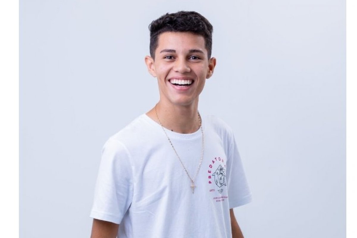 Jovem baiano mudou de vida ao apostar em mininovelas de humor em família!