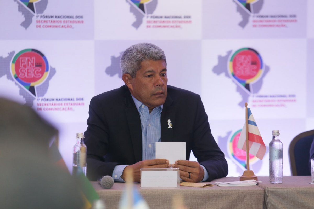 Jerônimo afirma que entregará novas creches