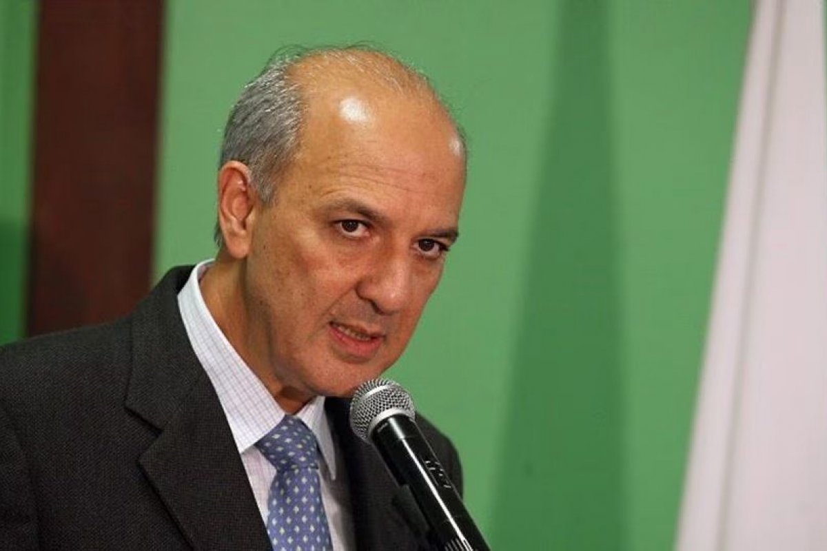 Ministro do STF derruba suspensão de ações contra José Roberto Arruda por improbidade administrativa