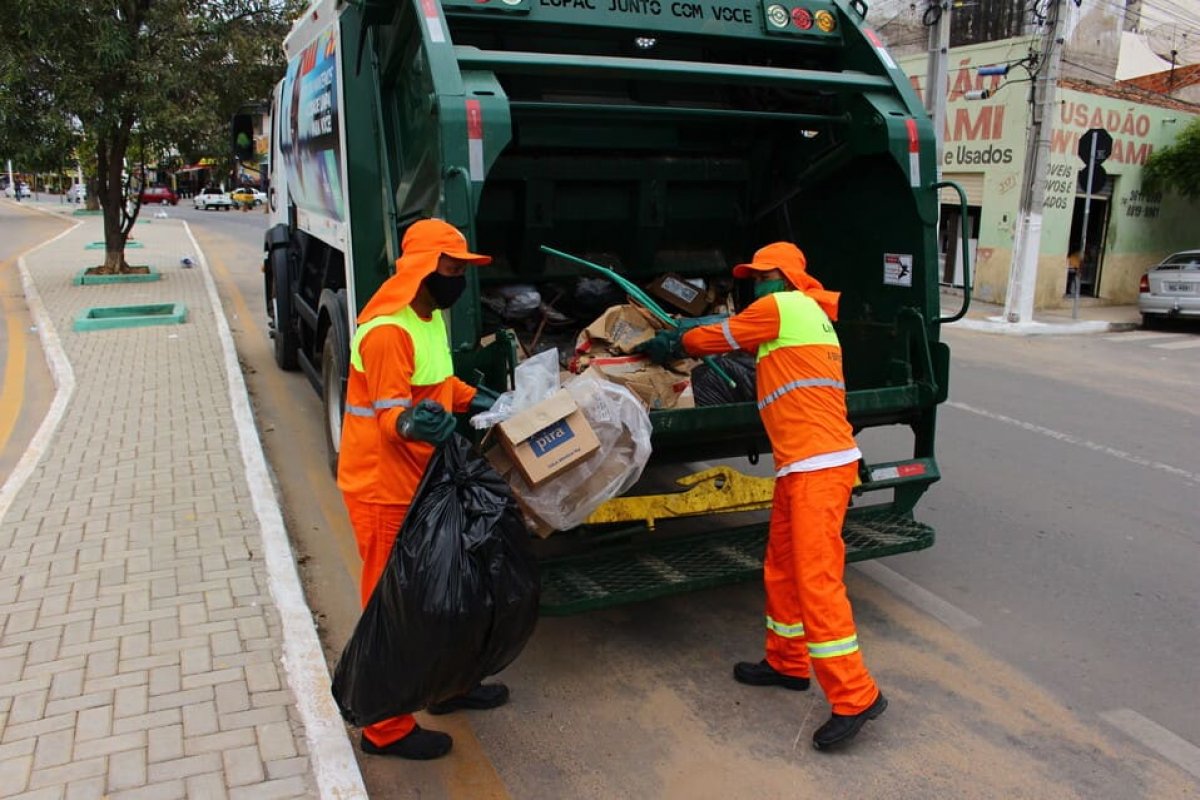 Em seis anos, coleta de lixo é único serviço de saneamento que avança na Bahia