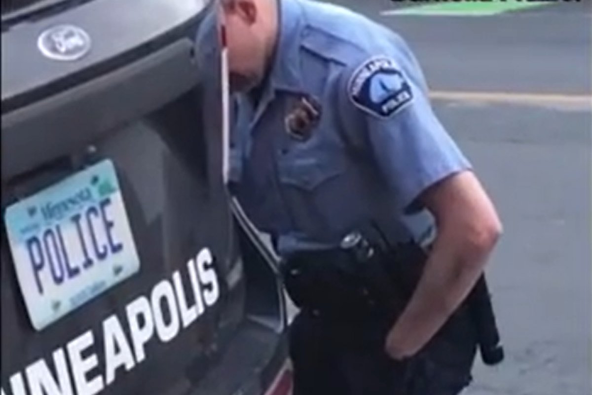 Polícia americana pratica discriminação racial e uso excessivo da força, aponta relatório