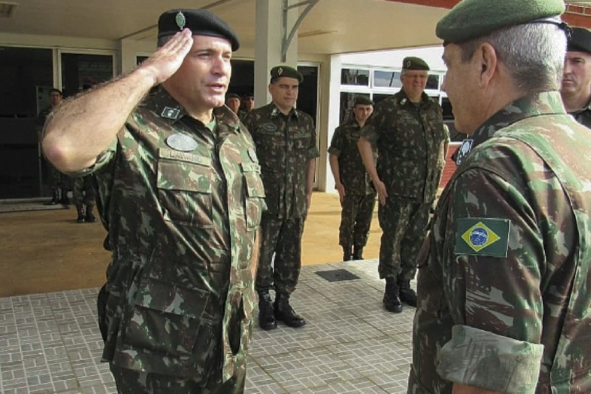 Exército toma medidas administrativas sobre coronel envolvido em suposto golpe de Estado