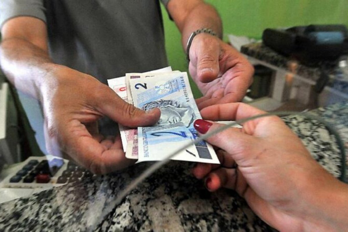 Uso de dinheiro em espécie diminui mostra relatório da Mastercard