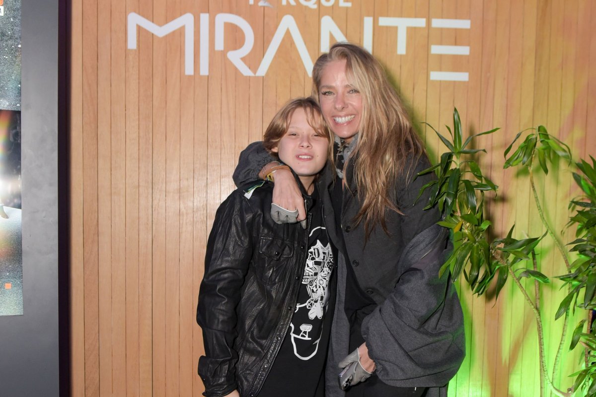 Adriane Galisteu curte show do titãs com seu filho Vittorio!