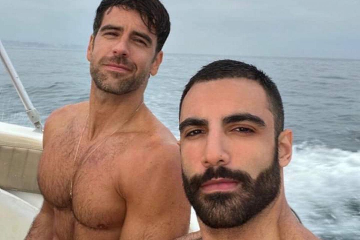 Ator Marcos Pitombo assume namoro com diretor!