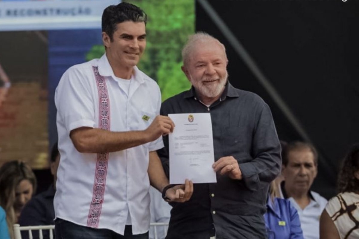 Vídeo: Helder Barbalho pede para população não vaiar em evento com Lula