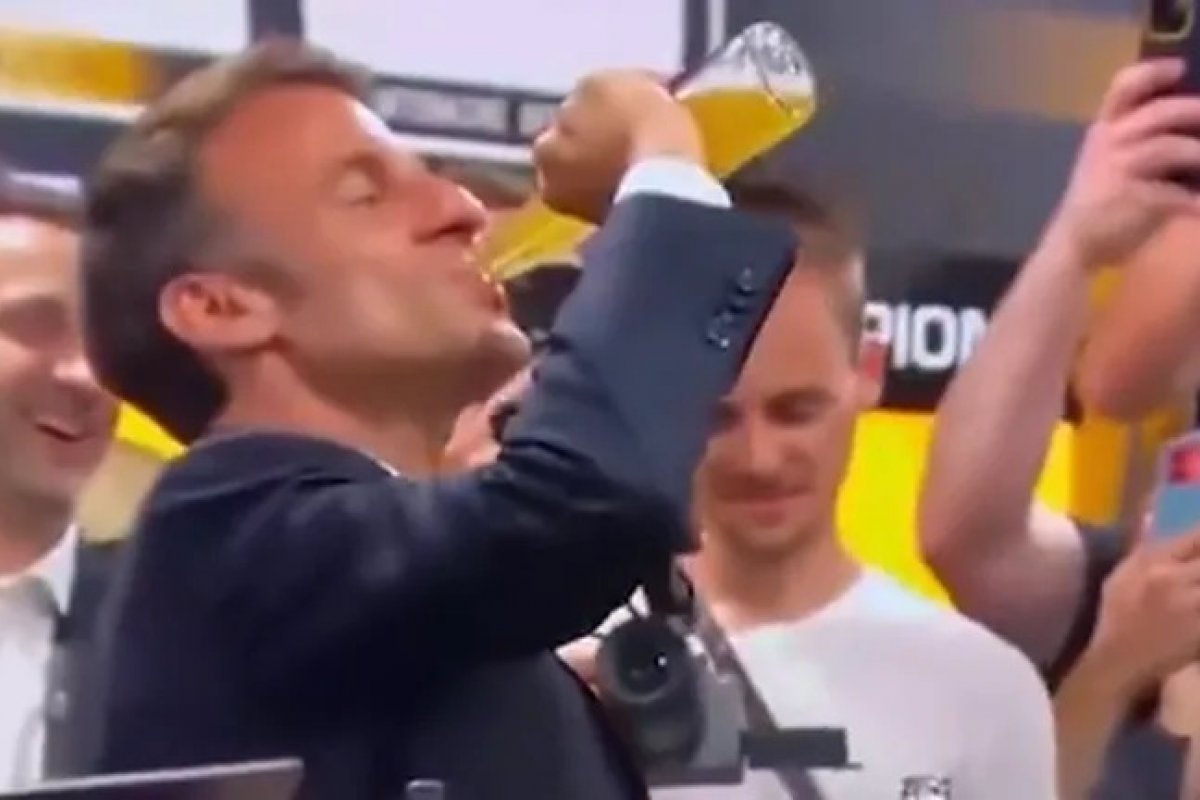 Vídeo: Macron bebe cerveja com apenas um gole e gera polêmica na França
