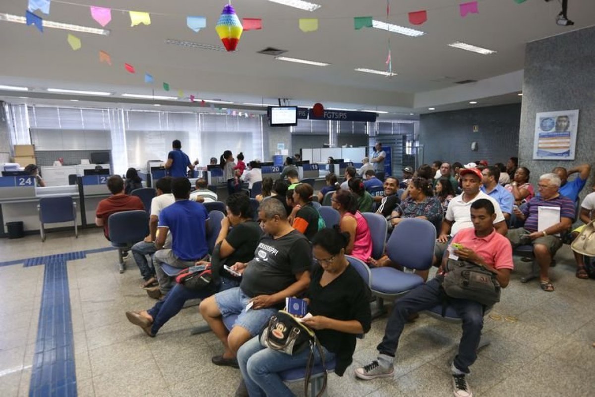 Governo volta atrás e não vai mais distribuir lucro integral do FGTS aos trabalhadores