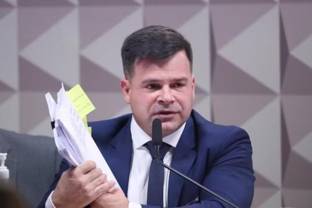 Ao vivo: CPI do 8 de Janeiro ouve ex-diretor-geral da PRF