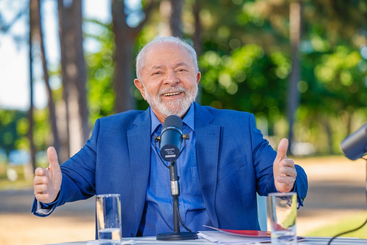 Lula sanciona, com vetos, lei que reestrutura ministérios