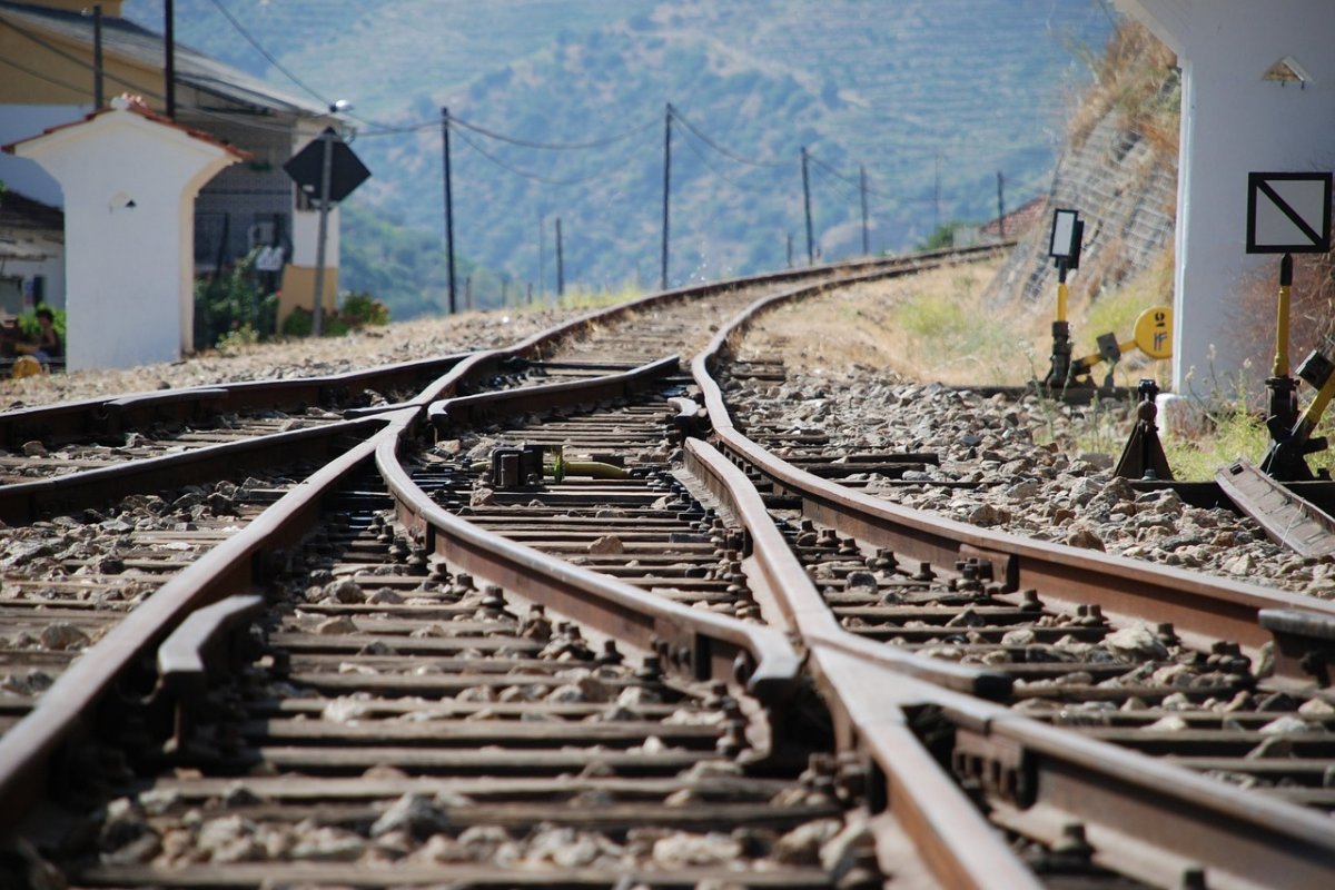 Reforma pode aumentar carga tributária de empresas aéreas, ferrovias e transportadoras