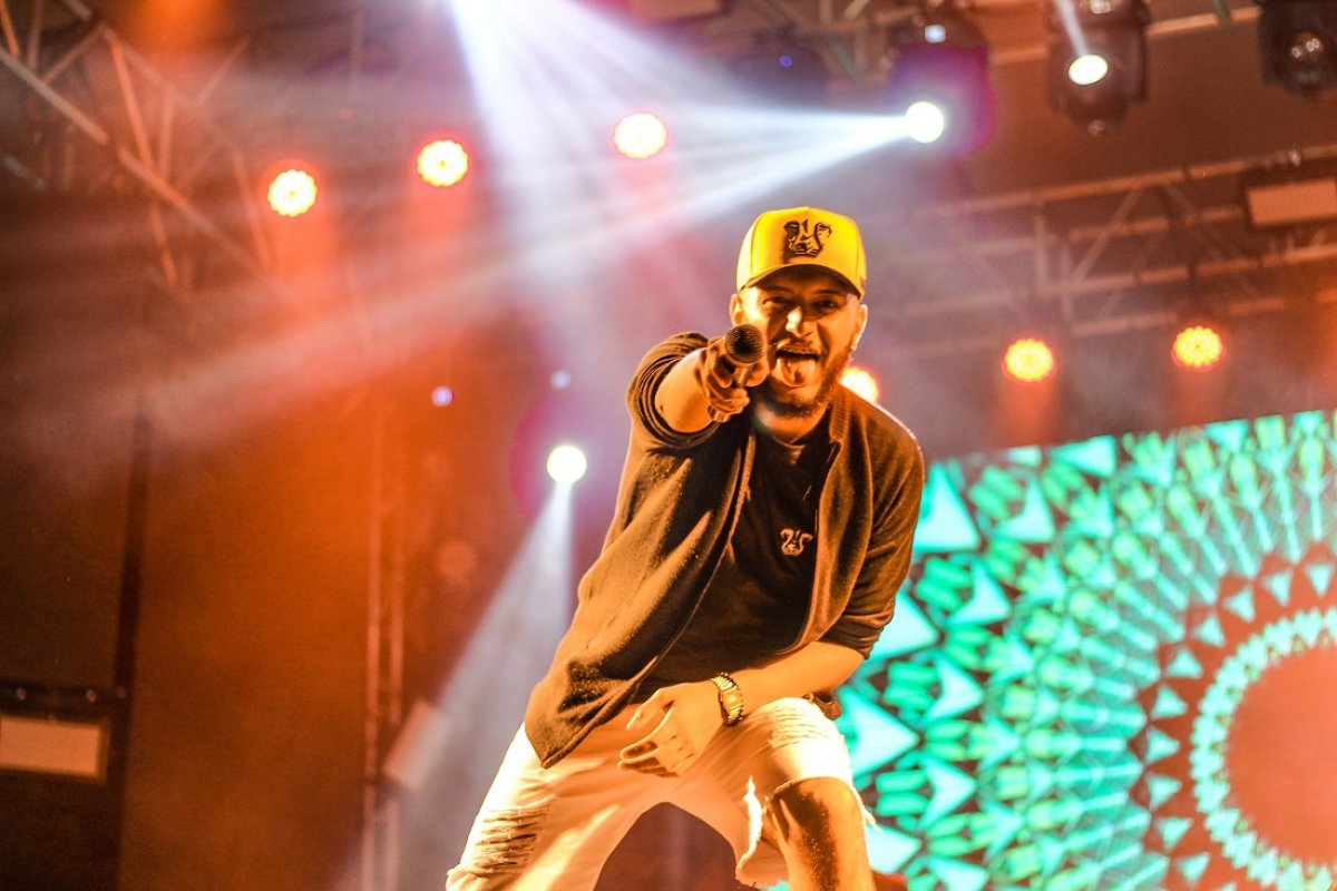 Banda PH10 leva o forró estilizado para cidades baianas neste São João