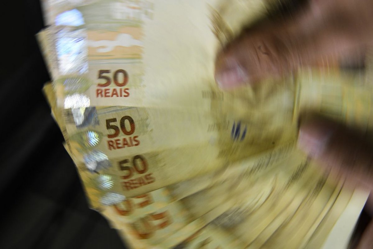 Receita abre nesta sexta (23) consulta a segundo lote de restituição do IR