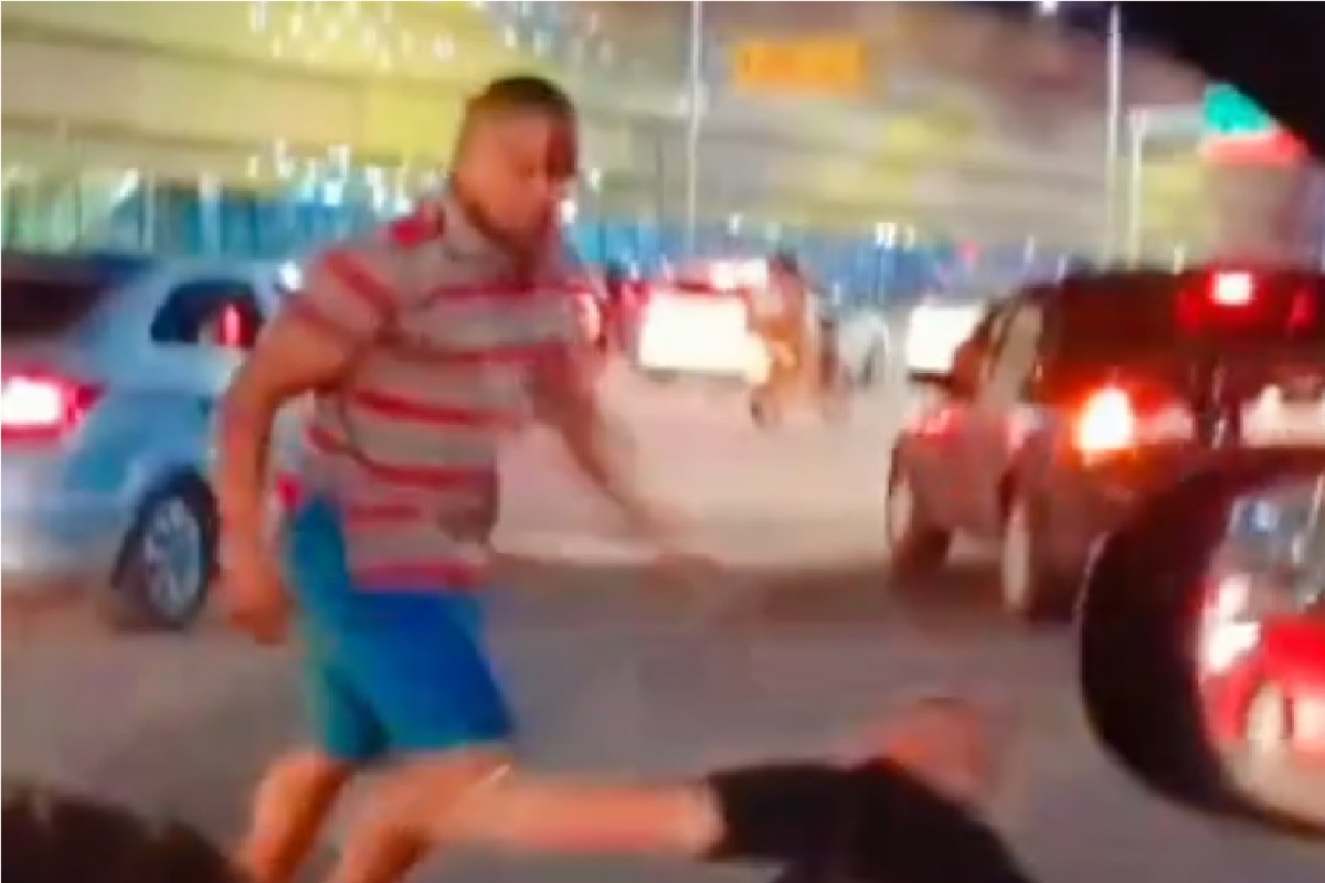 Vídeo: homem foi agredido e morto em suposto latrocínio próximo à Rodoviária de Salvador