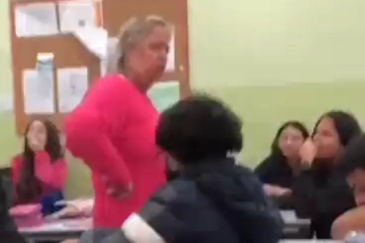 Vídeo: Inspetora de colégio chama aluno de "macaco" em Curitiba