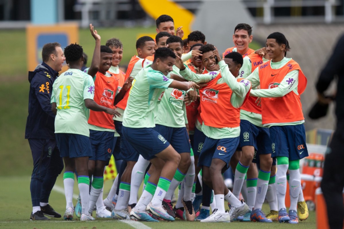 Seleção Brasileira Sub-15 desembarca em Salvador para a Copa 2 de Julho