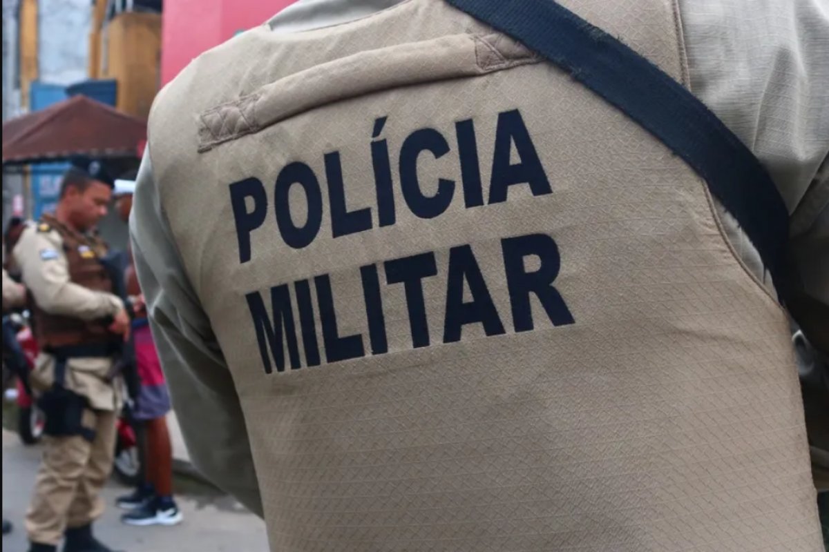 Homem é preso suspeito de roubo a estabelecimento comercial em Lauro de Freitas