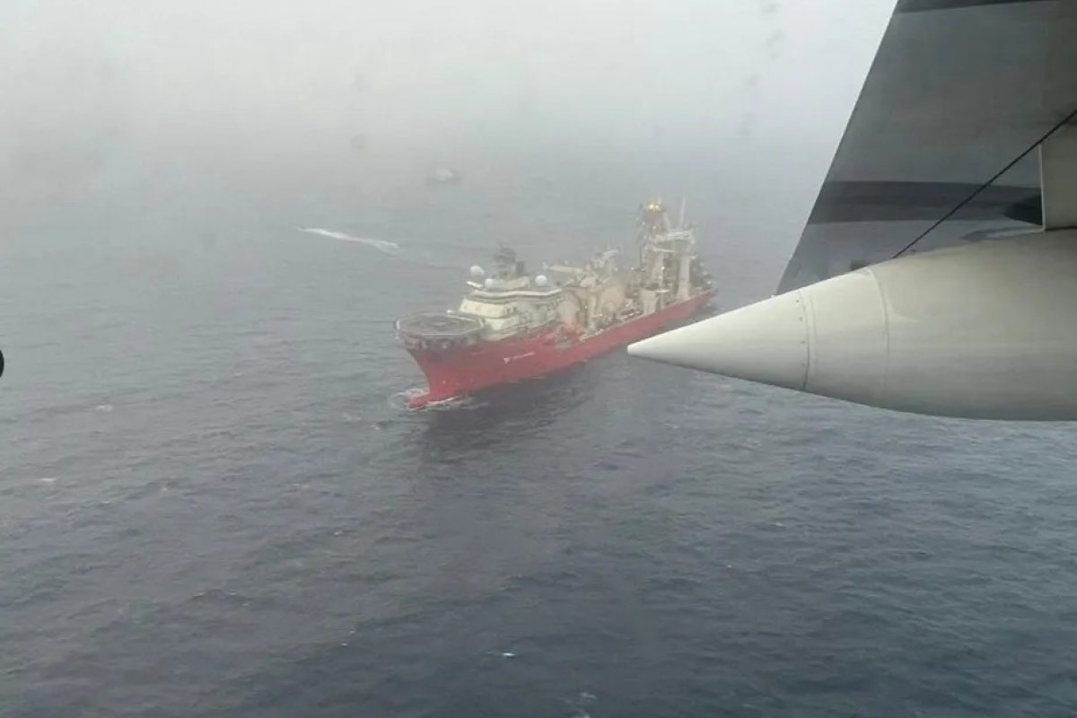 Navio que ajudou a lançar o submersível Titan retornará ao porto do Canadá