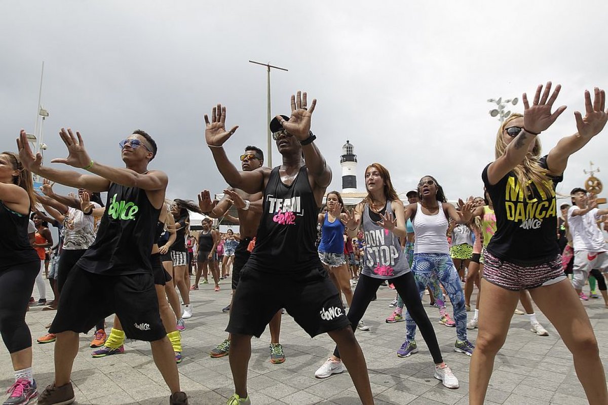 Shopping em Salvador recebe aulão solidário Fit Dance Change