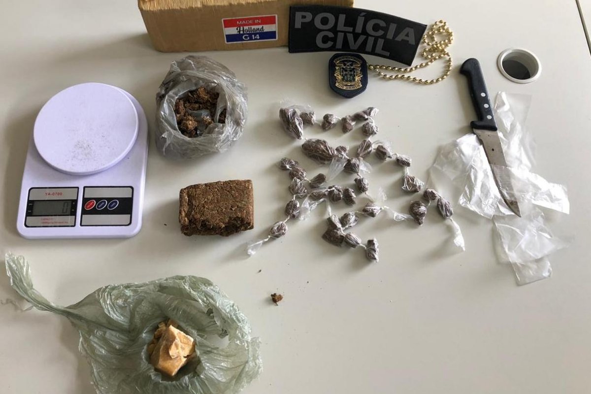 Suspeita de tráfico é presa com mais de 1 quilo de drogas no sul da Bahia