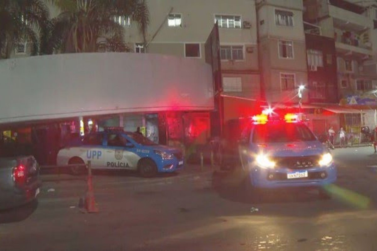 Jovem de 18 anos é baleado e 7 escolas são fechadas durante operação da PM na Rocinha
