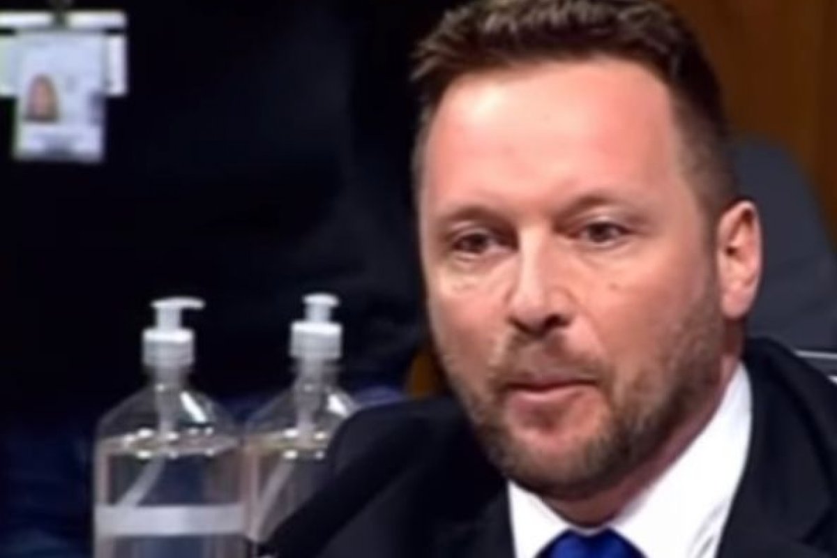 Vídeo: CPMI 8/01 - deputado diz que coronel preso merece medalha por prender manifestantes