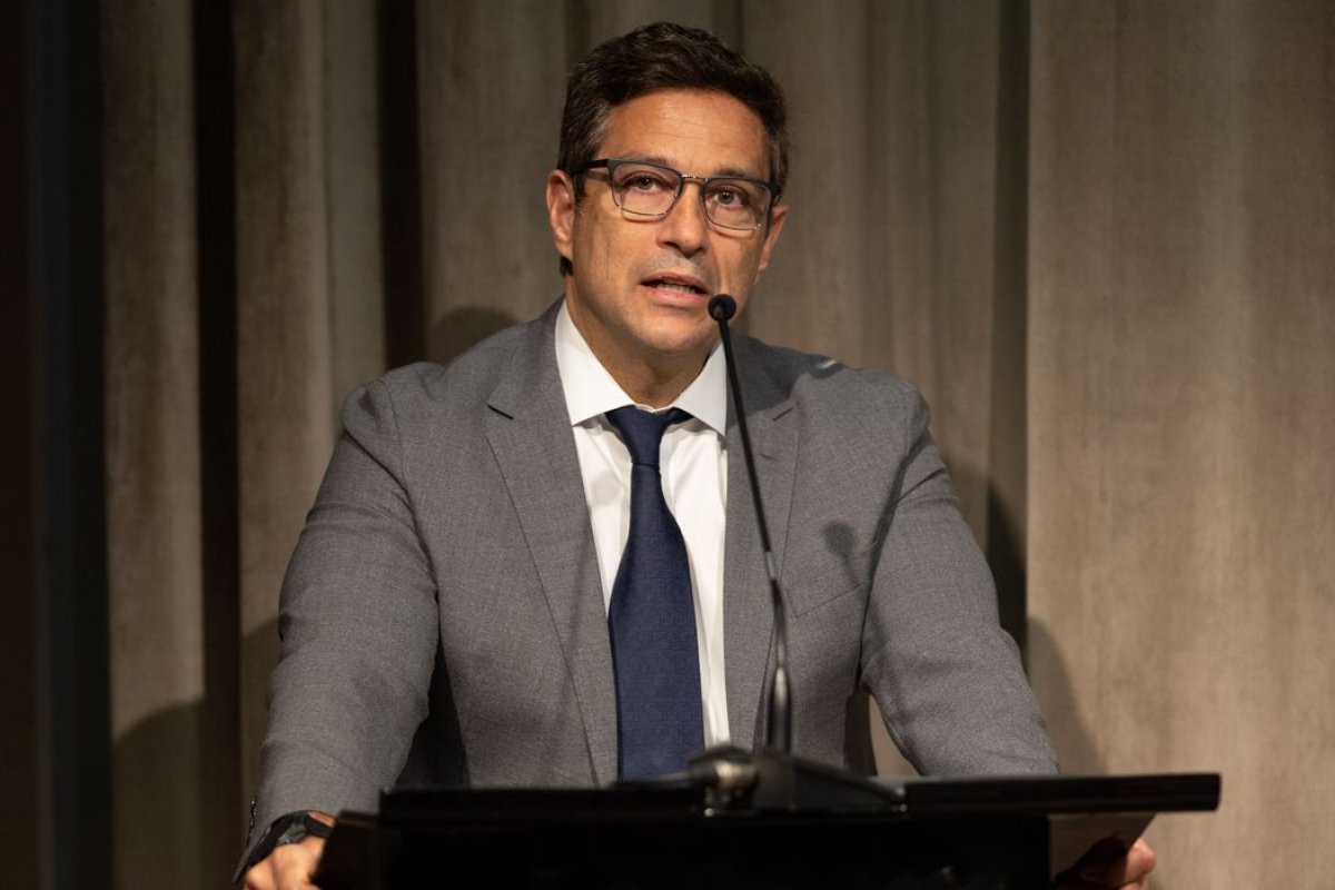 CAE do Senado aprova convite a Roberto Campos Neto para esclarecimentos sobre taxa de juros