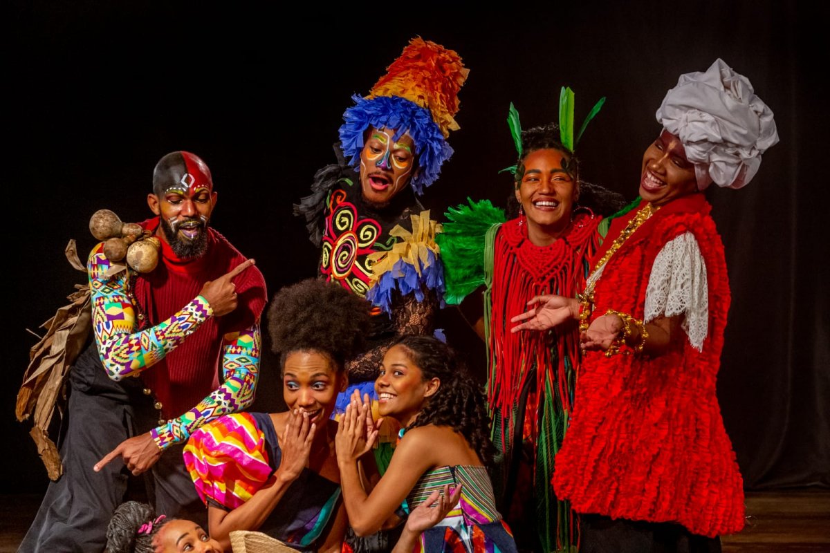 "Flor de Julho": Espetáculo infanto-juvenil estreia no Teatro Gregório de Matos