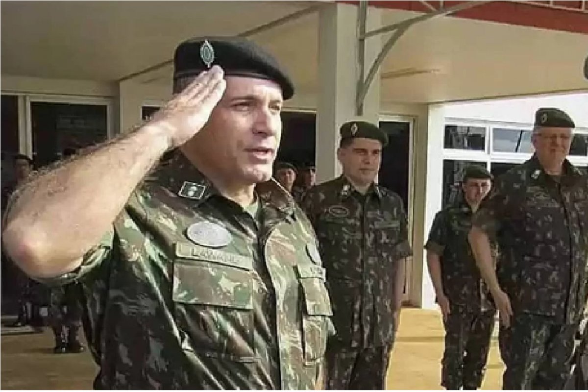 Deputado apresenta notícia-crime contra coronel Lawand em CPI do 8 de Janeiro