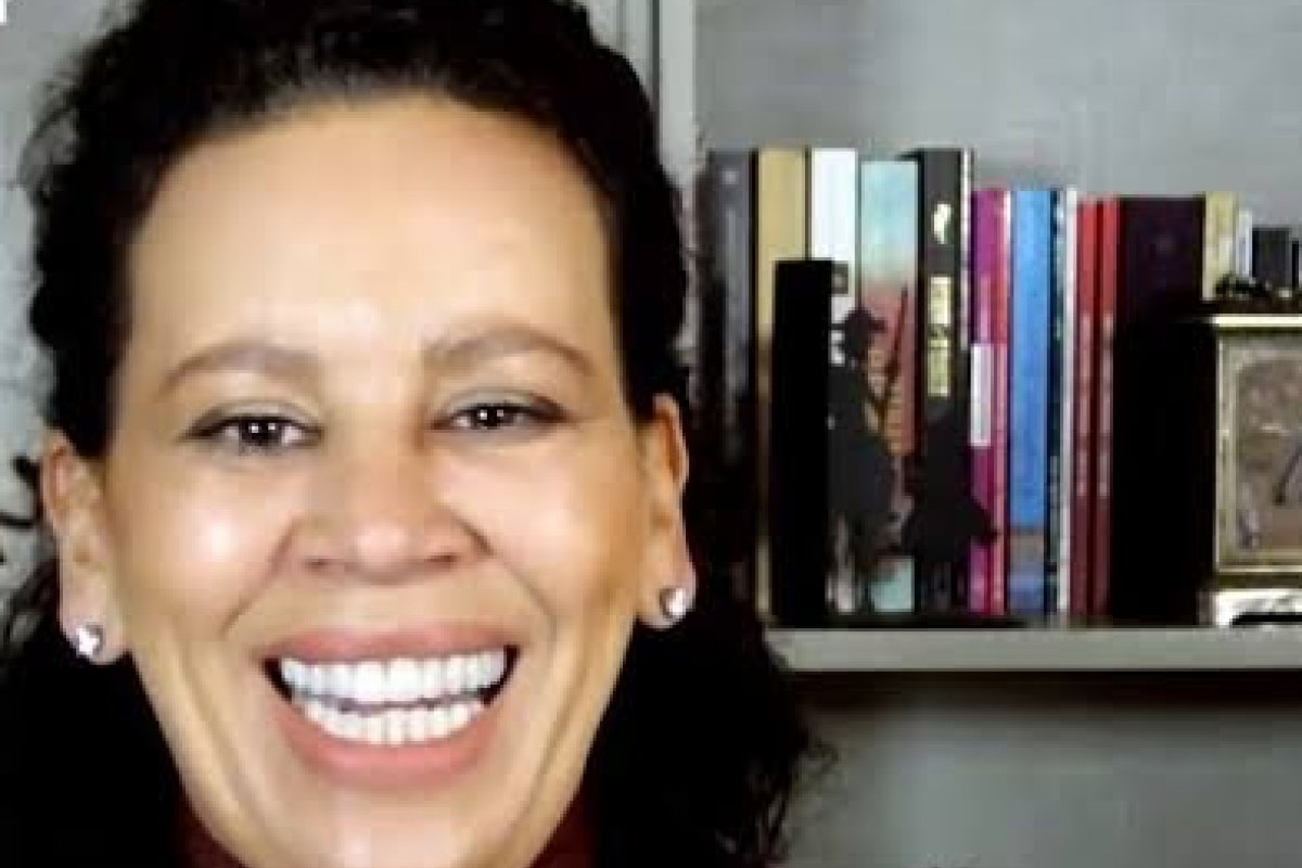 Moraes anuncia que Edilene Lobo foi escolhida por Lula como ministra substituta do TSE