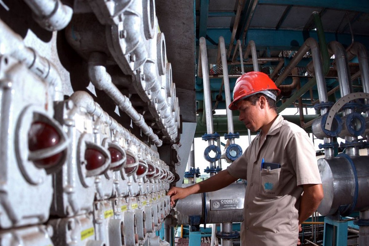Setor industrial na Bahia registra aumento nas unidades locais, empregos, valor e produtividade