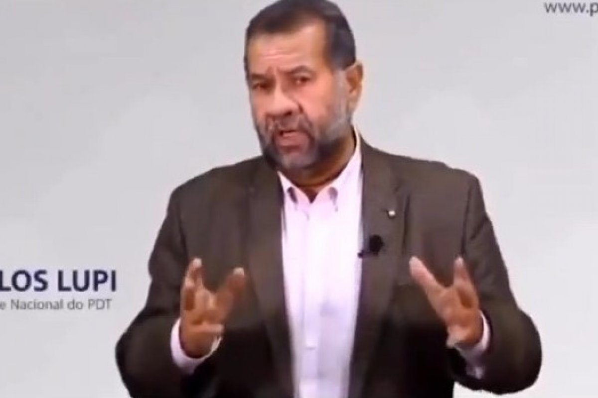 Vídeo: autor do pedido de inelegibilidade de Bolsonaro fez campanha pelo voto impresso