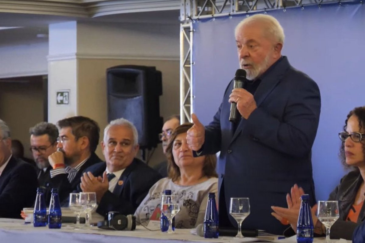 Vídeo: Lula diz que não vai aceitar críticas públicas da esquerda