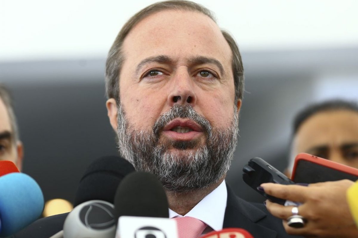 Minha Casa, Minha Vida: Silveira diz que vai pedir veto a emenda sobre painéis solares