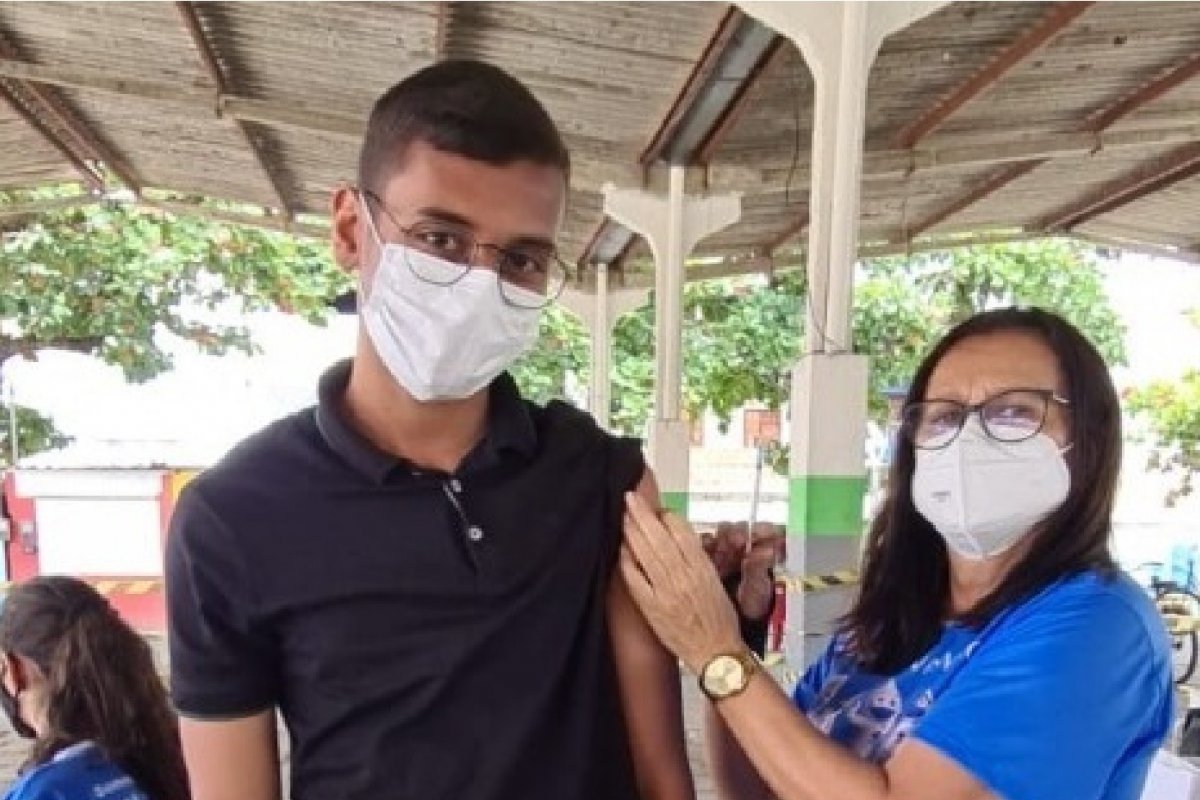 Sesab e Ministério da Saúde promovem ação de vacinação com presença da ministra no Pelourinho