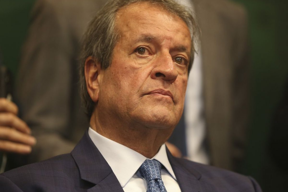 Valdemar Costa Neto reafirma lealdade a Bolsonaro após ex-presidente ficar inelegível pelo TSE