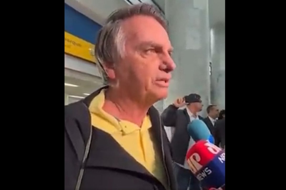 "Quem se comportou mais do que eu?", questiona Bolsonaro após inelegibilidade
