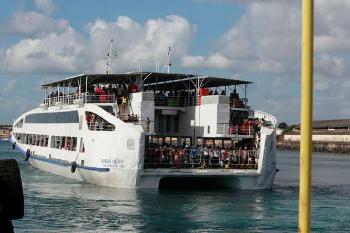 Ferry-Boat registra fluxo intenso de pedestres na manhã deste sábado (14)
